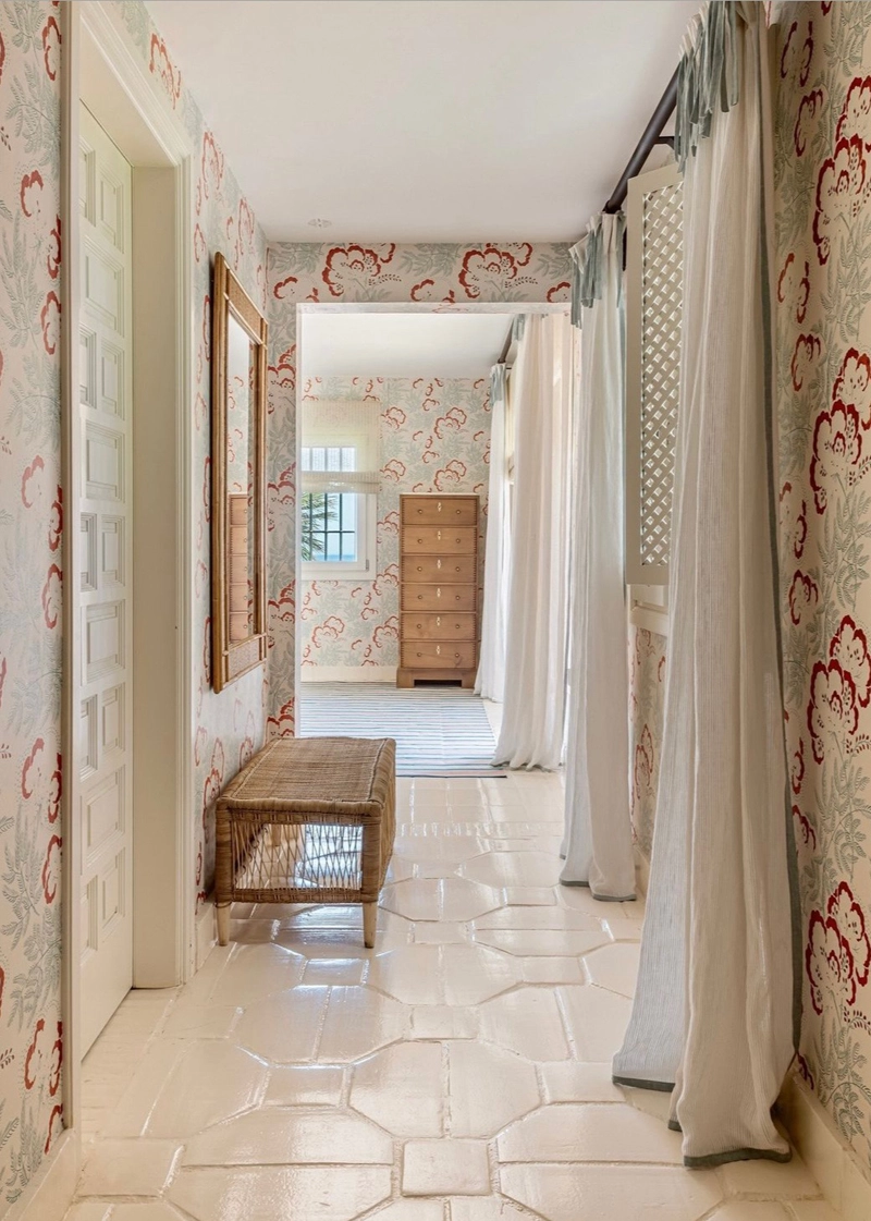 Cloud Garden hallway – @luchogf